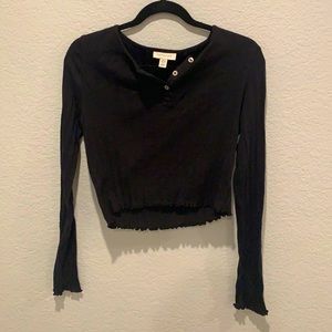Cropped black long sleeve tee